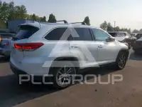 2019 Toyota Highlander photo