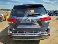 2019 Toyota Highlander photo