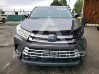 2019 Toyota Highlander photo