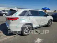 2019 Toyota Highlander photo