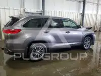 2019 Toyota Highlander photo