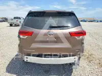 2019 Toyota Highlander photo