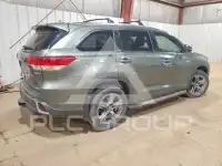 2019 Toyota Highlander photo