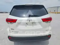2019 Toyota Highlander photo