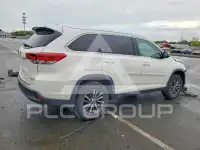 2019 Toyota Highlander photo