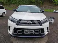 2019 Toyota Highlander photo