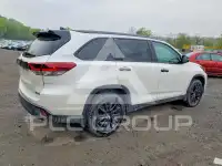 2019 Toyota Highlander photo