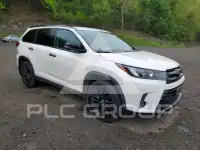 2019 Toyota Highlander photo