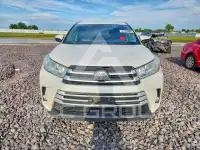 2019 Toyota Highlander photo