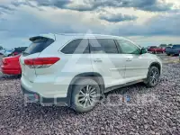 2019 Toyota Highlander photo