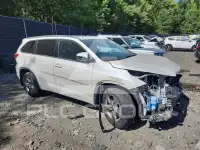 2019 Toyota Highlander фото