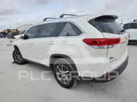 2019 Toyota Highlander photo