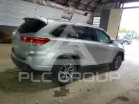 2019 Toyota Highlander photo