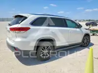 2019 Toyota Highlander photo