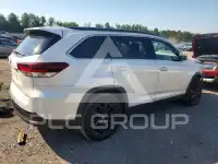 2019 Toyota Highlander photo