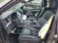 2019 Toyota Highlander photo