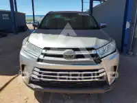 2019 Toyota Highlander photo