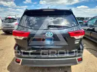 2019 Toyota Highlander photo