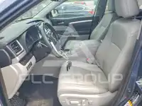 2019 Toyota Highlander photo