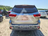 2019 Toyota Highlander photo