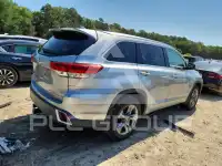 2019 Toyota Highlander photo