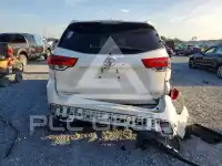 2019 Toyota Highlander photo