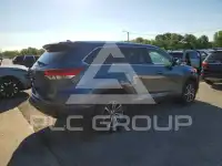 2019 Toyota Highlander photo