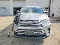 2019 Toyota Highlander photo