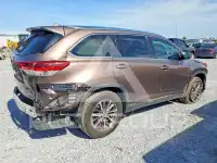 2019 Toyota Highlander photo