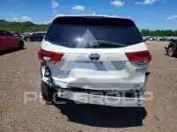 2019 Toyota Highlander photo