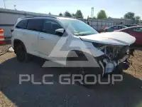 2019 Toyota Highlander photo