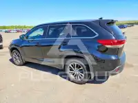 2019 Toyota Highlander photo