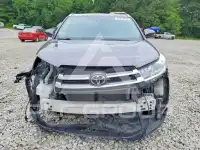 2019 Toyota Highlander photo