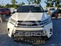2019 Toyota Highlander photo