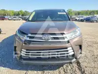 2019 Toyota Highlander photo
