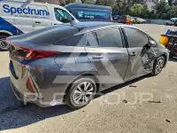 2019 Toyota PRIUS photo