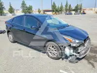 2019 Toyota PRIUS photo