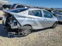 2019 Toyota PRIUS photo