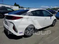 2019 Toyota PRIUS photo