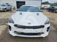 2019 KIA Stinger photo
