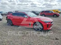 2019 KIA Stinger photo
