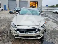 2019 Ford FUSION photo