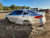 2019 Ford FUSION photo