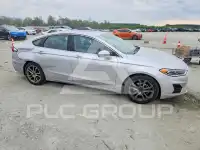 2019 Ford FUSION photo