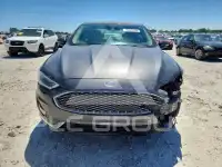 2019 Ford FUSION photo