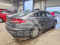 2019 Ford FUSION photo