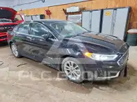 2019 Ford FUSION photo