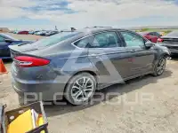 2019 Ford FUSION photo