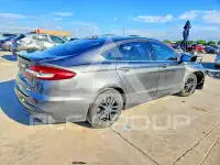 2019 Ford FUSION photo