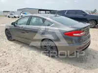 2019 Ford FUSION photo